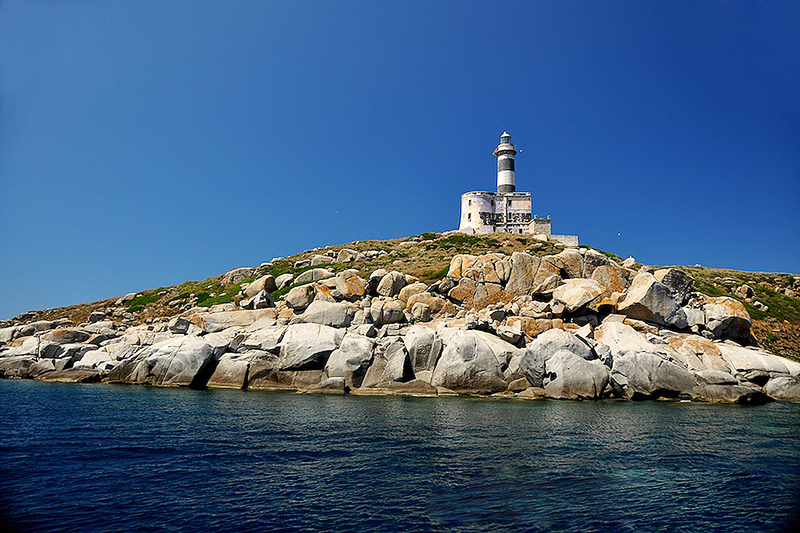 Spiaggia Isola dei Cavoli - Fiore Di Maggio