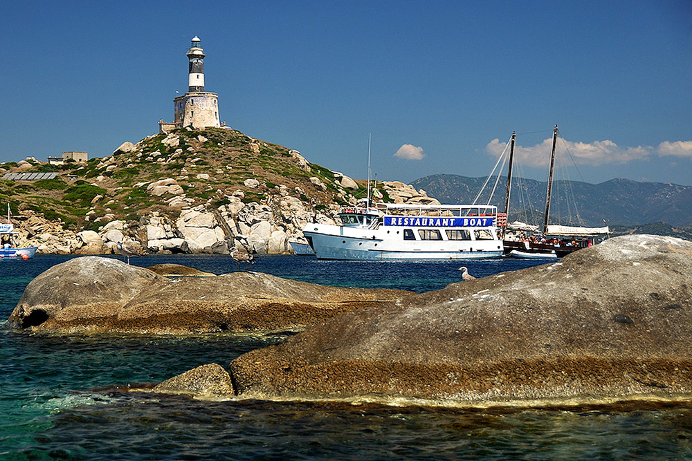 Spiaggia Isola dei Cavoli - Fiore Di Maggio